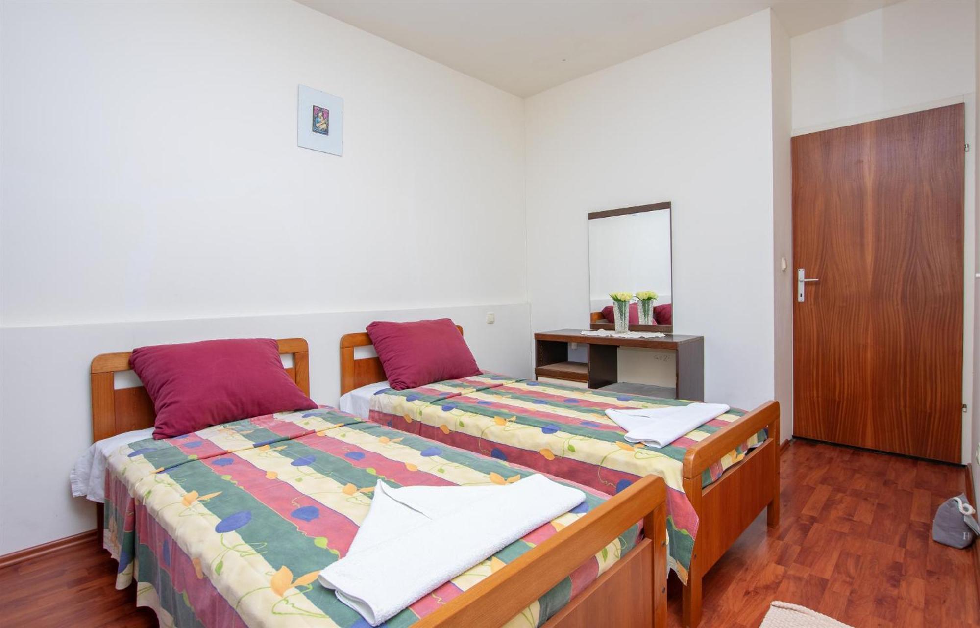 Apartment Iva Omiš Buitenkant foto
